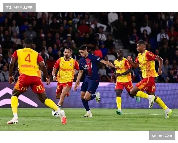 巴黎圣日耳曼公布对阵朗斯大名单,姆巴佩在列